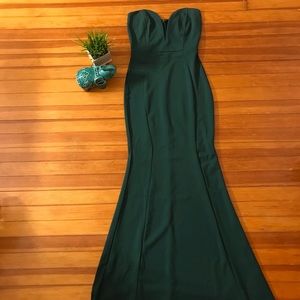 Hunter green wedding guest guess!